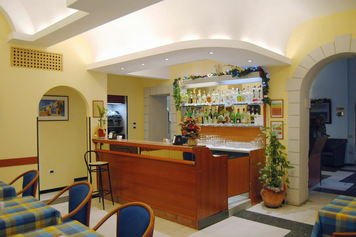 Youme Design Place Hotel Trieste Ngoại thất bức ảnh